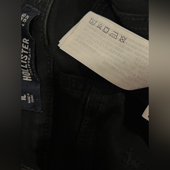 Skinny ripped jeans. - Picture 5 of 6